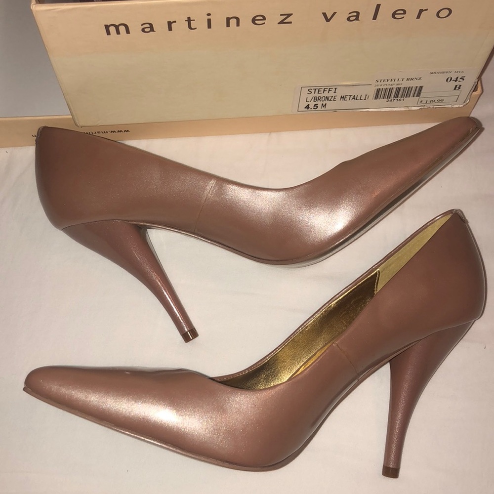 Martinez Valero pumps/heels, size 4.5M, new